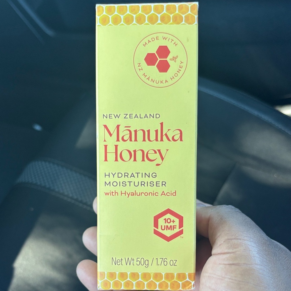 Hydrating Moisturiser with Hyaluronic Acid - Yellow